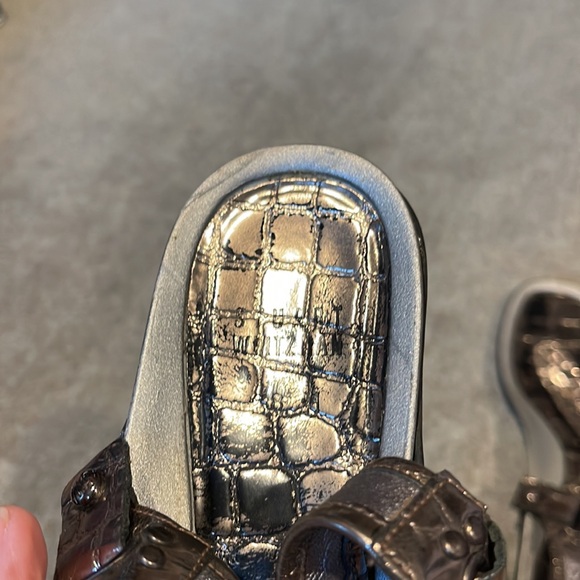 Stuart Weitzman Sandals size 8 - Picture 7 of 7